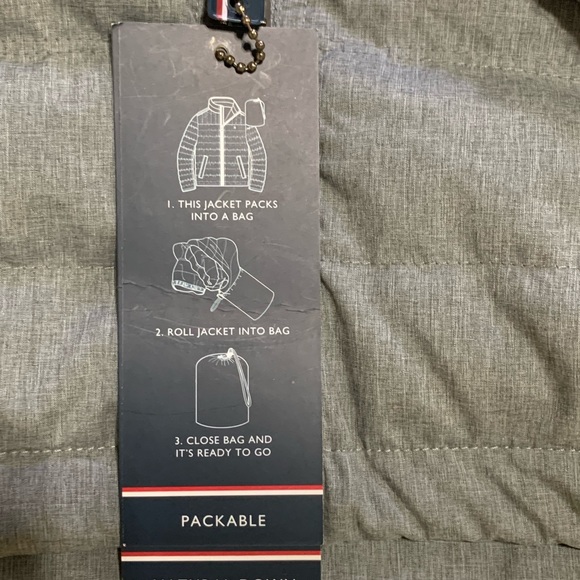 NWT TOMMY HILFIGER PUFFER JACKET - Picture 4 of 7